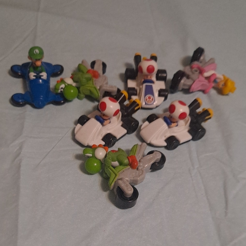 Nintendo Mario Kart Luigi Yoshi Toad Princess Peach Set